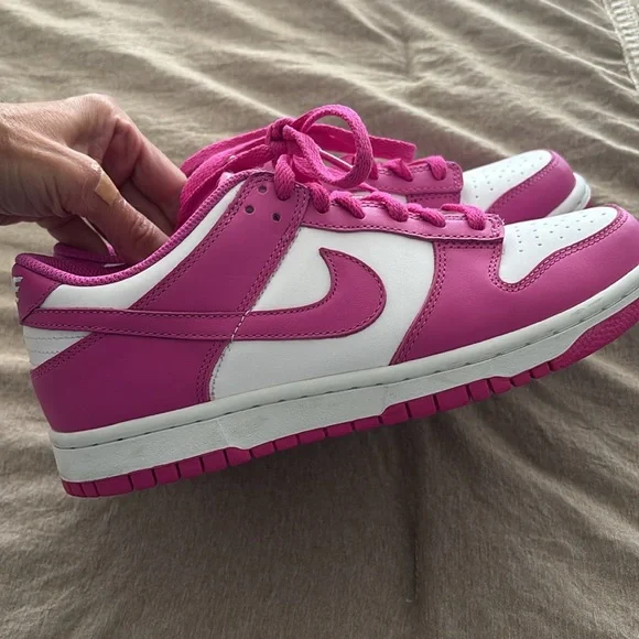 Nike Dunks - Picture 3 of 6
